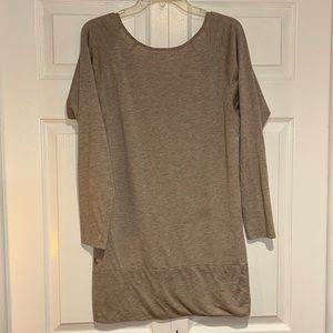 LoLe Long Back V Neck Tee